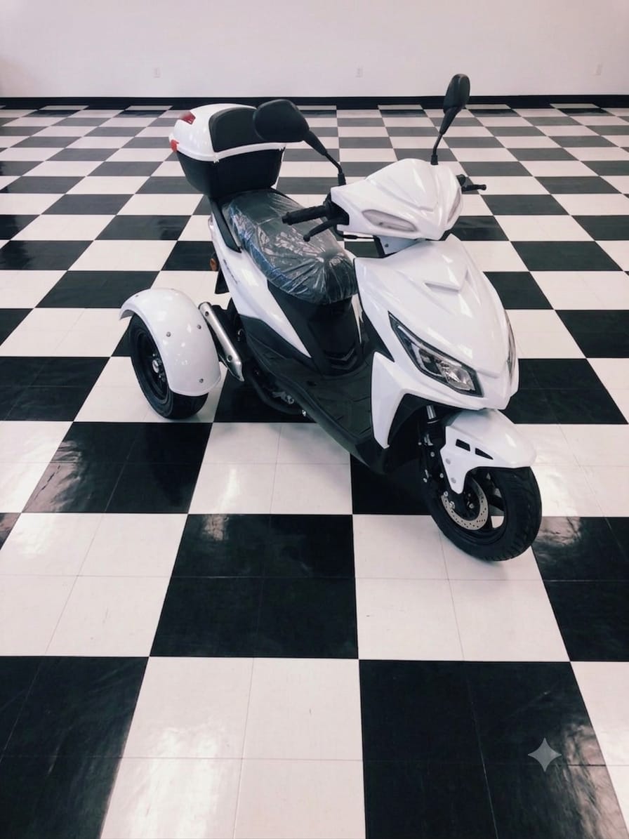 Q6 150cc Trike Scooter