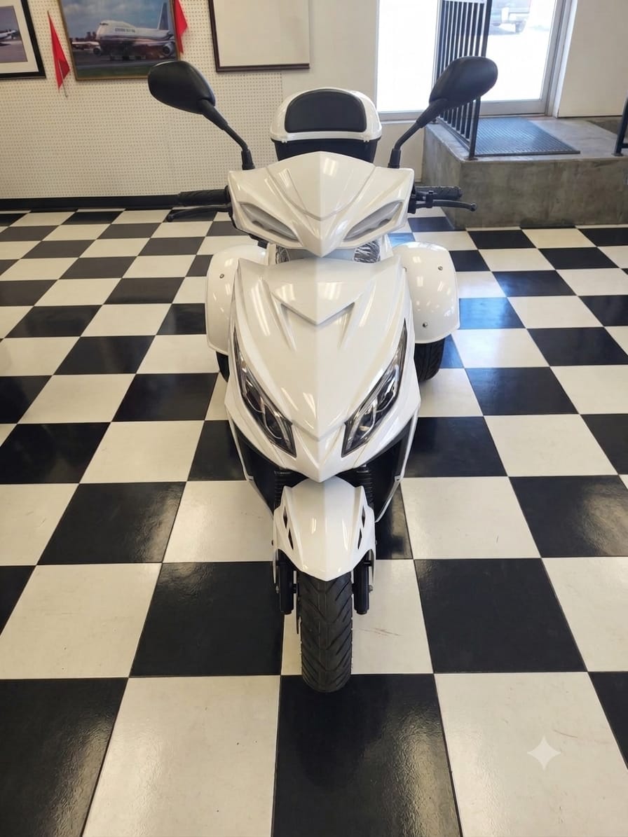Q6 150cc Trike Scooter